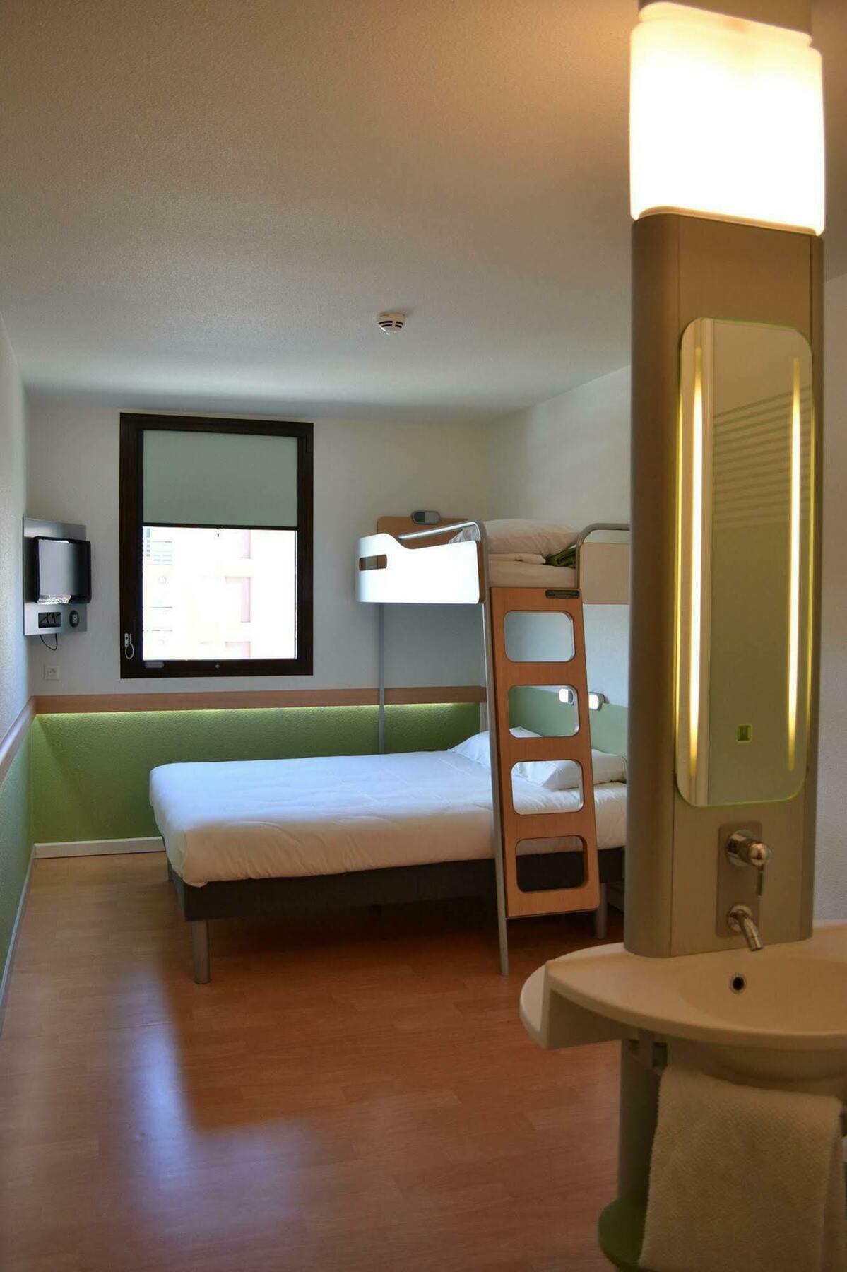 Ibis Budget Sucy En Brie Exterior foto